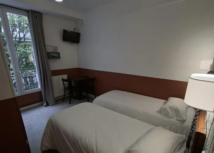 Caulaincourt Montmartre By HiphophostelsHotel Pas Cher Paris